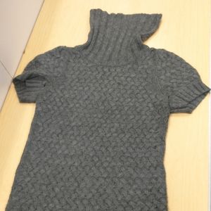 Gray Short-sleeved Turtleneck Sweater Super Soft Size M